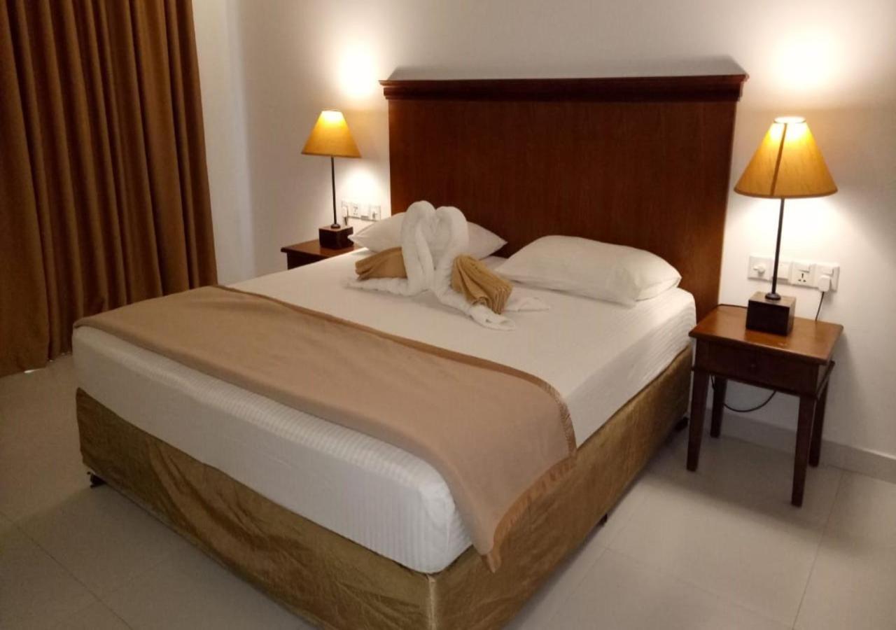 Garden Beach Hotel Kalutara Eksteriør bilde