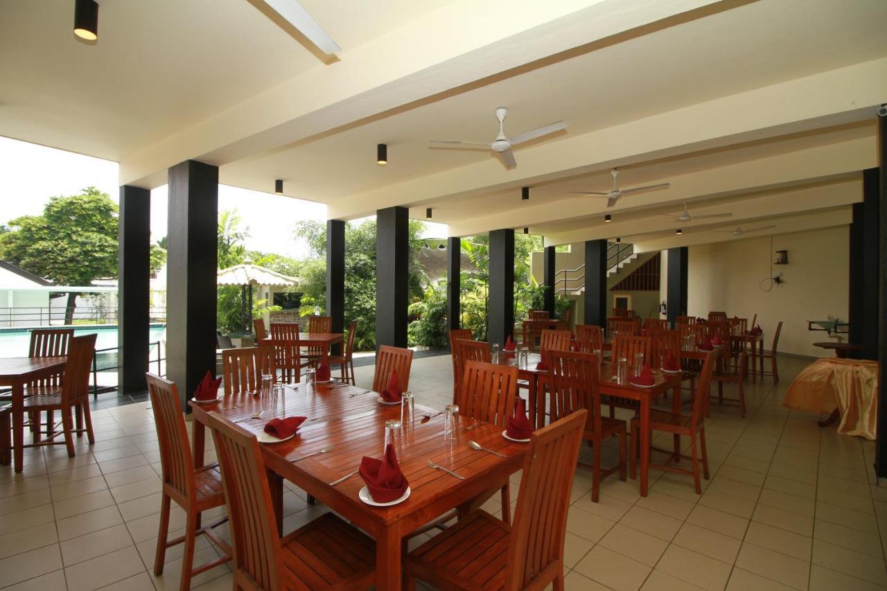 Garden Beach Hotel Kalutara Eksteriør bilde